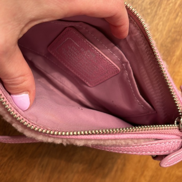 Coach pink shearling crossbody - Picture 12 of 13